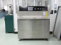 Регулируемая камера для испытаний на устойчивость против атмосферных влияний и ультрафиолетовых лучей